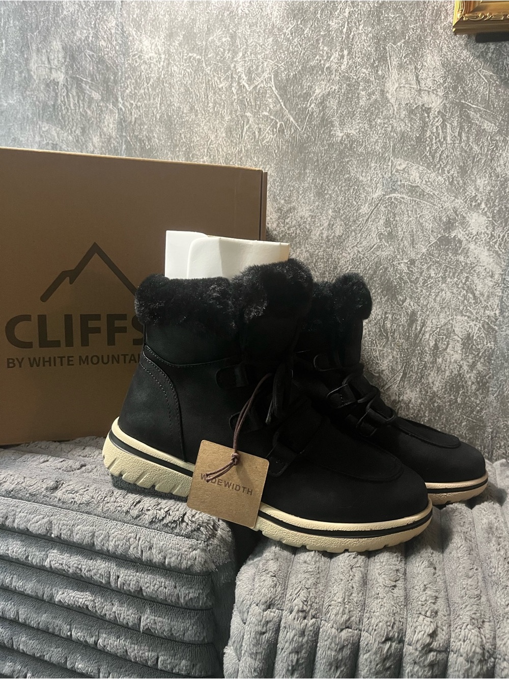 Cliffs by WHITE MOUNTAIN Black Faux-Fur Trim Winter Boots with Cream Soles wide